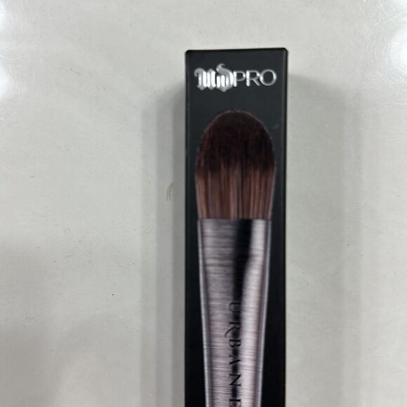 New Urban Decay Pro Flat Optical Blurring Brush F-108 - Picture 2 of 3